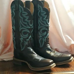 JUSTIN western boots